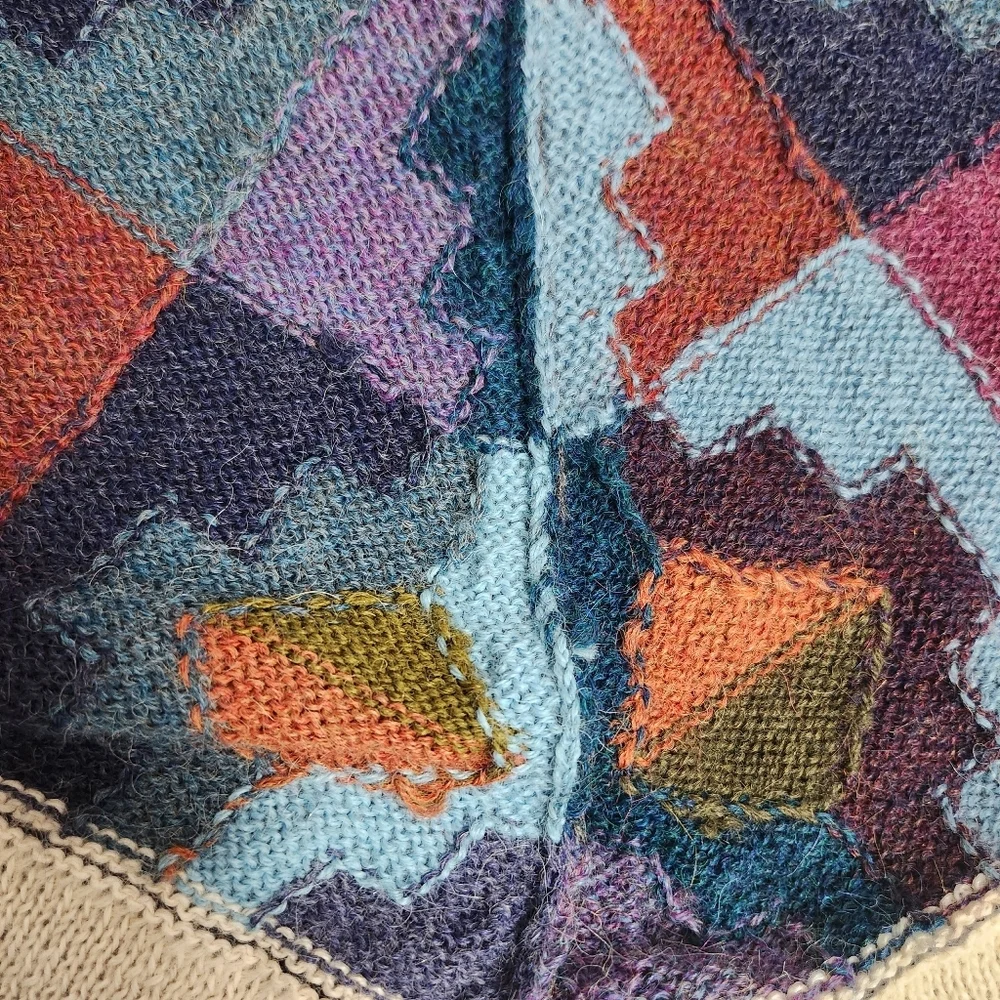 Geometric Patterned Multicolor Poncho Size Large - Picture 6 of 12